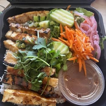 Buddha Belly - Grilled tofu rice bowl - Thai Near Me - Los Angeles, California Buddha Belly - Grilled tofu rice bowl - Thai Near Me - Los Angeles, California