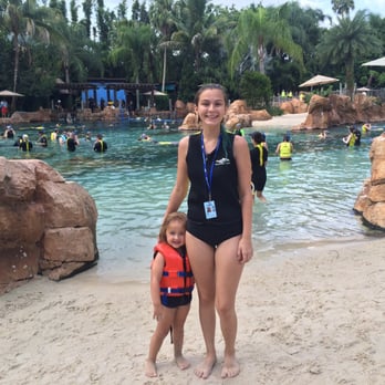 Discovery Cove - Swimming with stingrays! - Amusement Parks Near Me - Orlando, Florida Discovery Cove - Swimming with stingrays! - Amusement Parks Near Me - Orlando, Florida