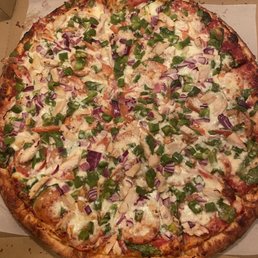 Spinach, chicken, red onion, green peppers, tomato. And garlic pizza Spinach, chicken, red onion, green peppers, tomato. And garlic pizza