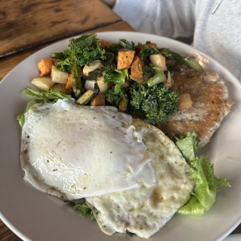 Commune - Eggs, Roasted Veggies and Chicken Sausage - Cafes Near Me - Virginia Beach, Virginia