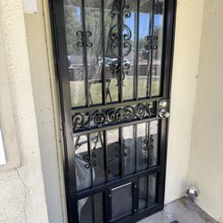 Dan Handyman - Installation, replacement of doors