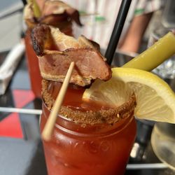 Les Trois Garçons - Bacon bloody