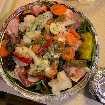 Gio's Pizza - a bowl of vegetables and meat - Pizza Near Me - Anthem, Arizona Gio's Pizza - a bowl of vegetables and meat - Pizza Near Me - Anthem, Arizona