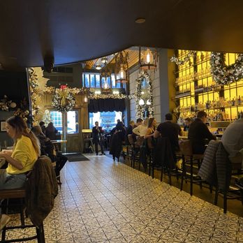 VALERIE - Updated February 2025 - 2129 Photos & 1144 Reviews - 45 W