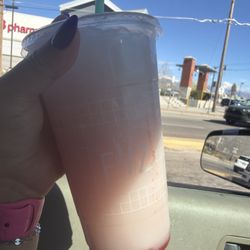 Fiiz Drinks - 32 Oz Raspberry Splash crafted water in the new cups