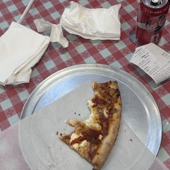 Ciao Bella - Really disgusted. Halfway through my size I saw a bunch of cockroaches. - Pizza Near Me - New York, New York Ciao Bella - Really disgusted. Halfway through my size I saw a bunch of cockroaches. - Pizza Near Me - New York, New York