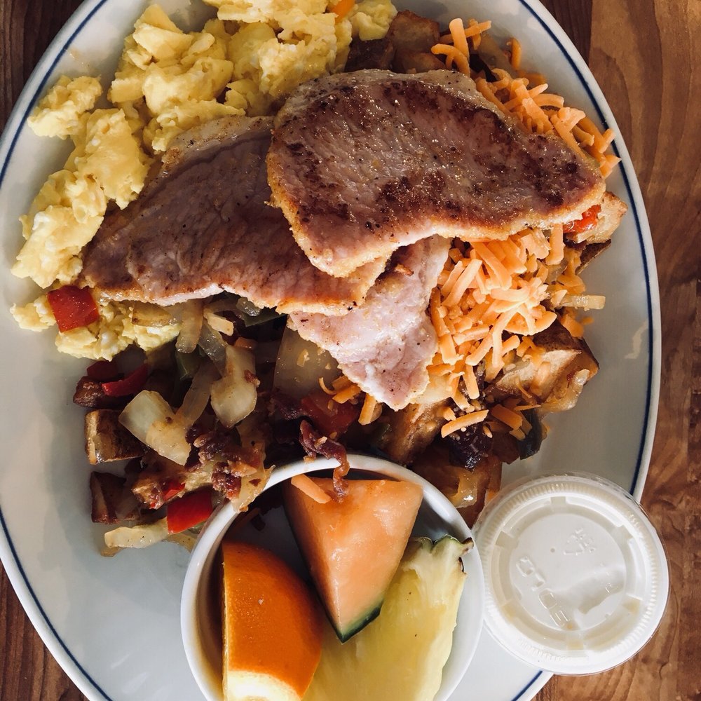 Barb's Country Kitchen - a plate of food - Burgers Near Me - Orangeville, Ontario