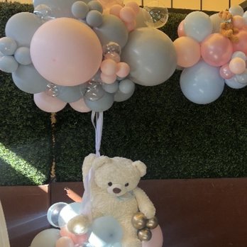 Vogue Bash Balloons - Bear with balloons - Balloon Services Near Me - Irvine, California Vogue Bash Balloons - Bear with balloons - Balloon Services Near Me - Irvine, California