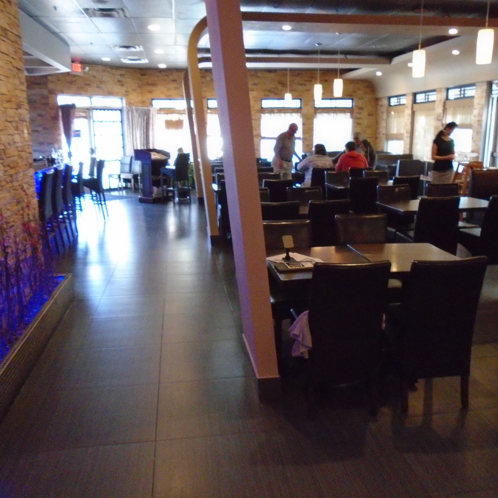 Suishin - A shot looking towards the front from the back hallway. - Japanese Near Me - North Oaks, Minnesota