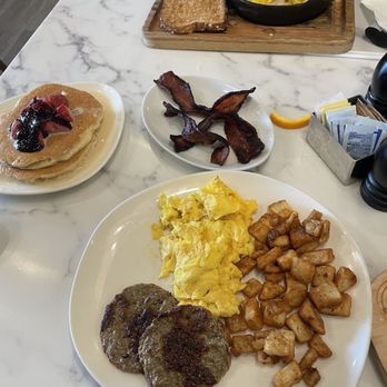 Mornings Breakfast & Brunch - 2 Farm Fresh Eggs and Meat Fried Steak Skillet - Breakfast & Brunch Near Me - Fishers, Indiana Mornings Breakfast & Brunch - 2 Farm Fresh Eggs and Meat Fried Steak Skillet - Breakfast & Brunch Near Me - Fishers, Indiana