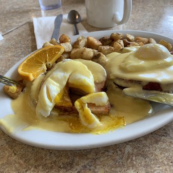 The Coffee Cup Cafe - Eggs Benedict - American Near Me - Long Beach, California