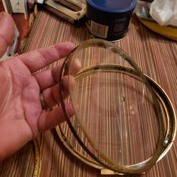 Chicago Clock Company - Glass that separated from the gear ring. Someone lubricated it. You never lubricate a Jefferson clock. Cleaned up nicely with some solvent