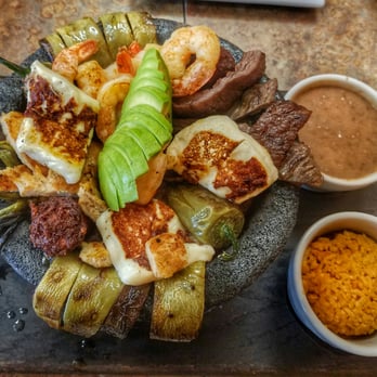 Antojitos Mexicanos Restaurant - Mexican Near Me - Paramount, California