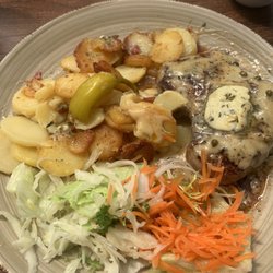 Ab Und Zu - Peppercorn - steak w potatoes!