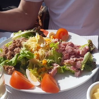 Le Coq Hardi - Salade du chef - French Near Me - Lille, 59 Le Coq Hardi - Salade du chef - French Near Me - Lille, 59