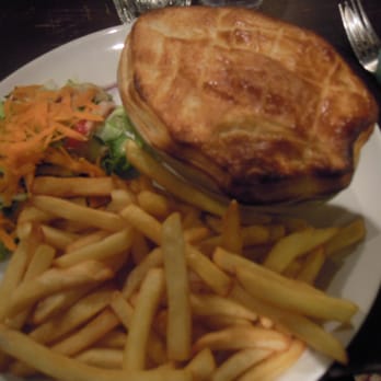 Oxford Arms - La tourte poulet, crème, champignons - Pubs Near Me - Bordeaux, 33