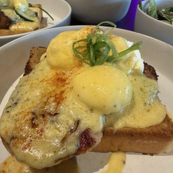 Sugar Cafe Lounge - Benedict - Lounges Near Me - Richmond Hill, Ontario