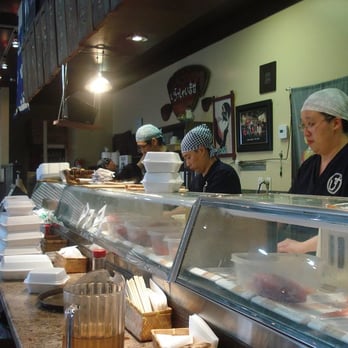 Sushi California - Sushi bar (showing 4 or 6 chefs) - Sushi Bars Near Me - Coquitlam, British Columbia Sushi California - Sushi bar (showing 4 or 6 chefs) - Sushi Bars Near Me - Coquitlam, British Columbia