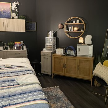 Onyx Moon Esthetic Studio - Onyx Moon - Skin Care Near Me - Lansing, Michigan Onyx Moon Esthetic Studio - Onyx Moon - Skin Care Near Me - Lansing, Michigan