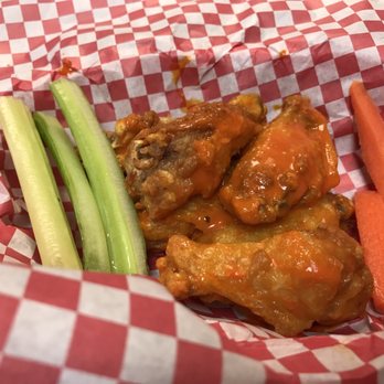 The Iron Mule - Small order of buffalo wings - Pizza Near Me - Ironton, Missouri
