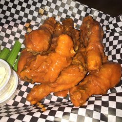 Pickwick Sports Bar & Grill - Big drummies