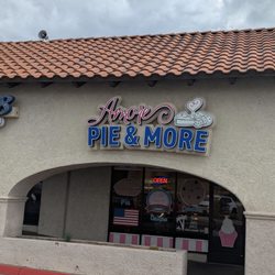 Amore Pie & More - Outside