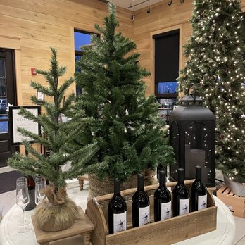 Michael Angelo's Winery - Holiday display - Wineries Near Me - Richfield, Ohio