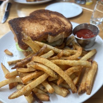 Frenchie Wine Bistro - Vegetarian Burger - Wine Bars Near Me - Boston, Massachusetts Frenchie Wine Bistro - Vegetarian Burger - Wine Bars Near Me - Boston, Massachusetts