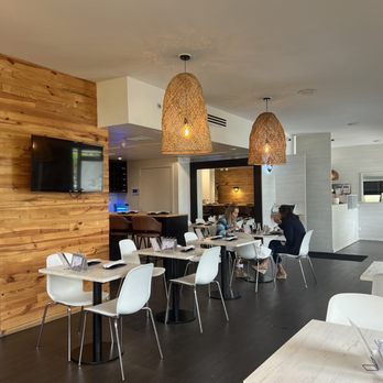 Obba Sushi - a dining area with tables and chairs - Sushi Bars Near Me - Miami, Florida Obba Sushi - a dining area with tables and chairs - Sushi Bars Near Me - Miami, Florida