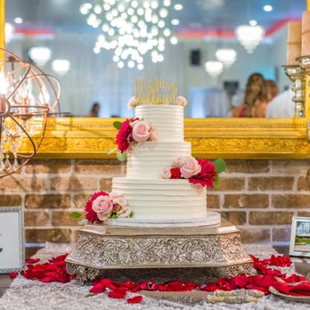 Kimmie's Floral Design - Wedding Cake - Floral Designers Near Me