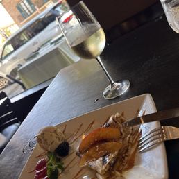Crepa de durazno and sparking Argentine wine