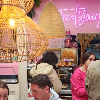 Restaurante Moya Brunch - Interior - Breakfast & Brunch Near Me - Seville, SE Restaurante Moya Brunch - Interior - Breakfast & Brunch Near Me - Seville, SE