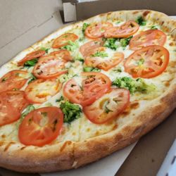 Mountain Side Pizza - Broccoli tomatoes and ricotta