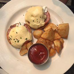 Traditional Eggs Benedict for the lovely K.