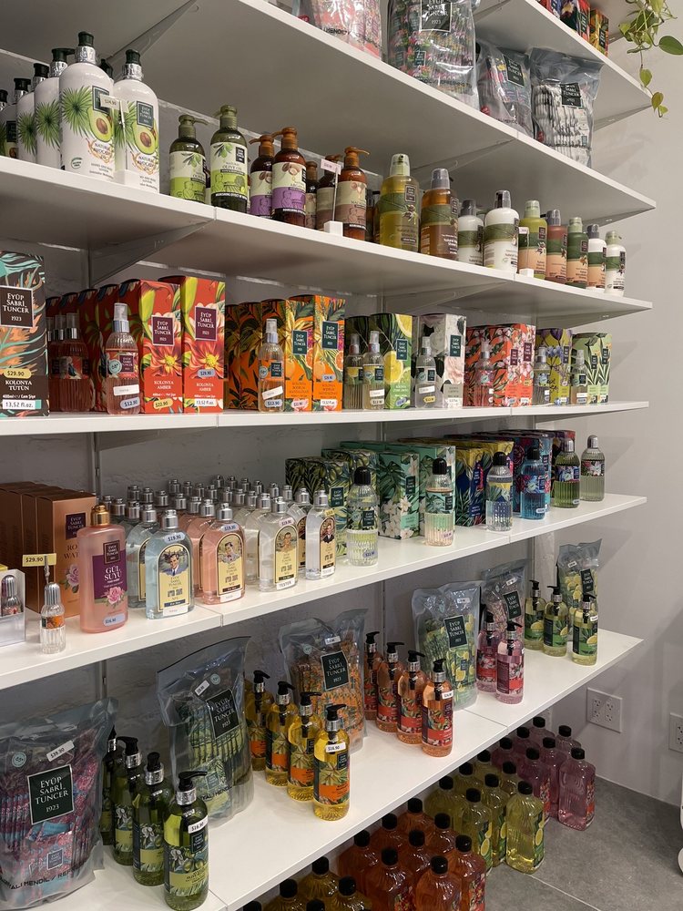 KOLONYA CARRE Updated September 2024 169 7th Ave, Brooklyn, New