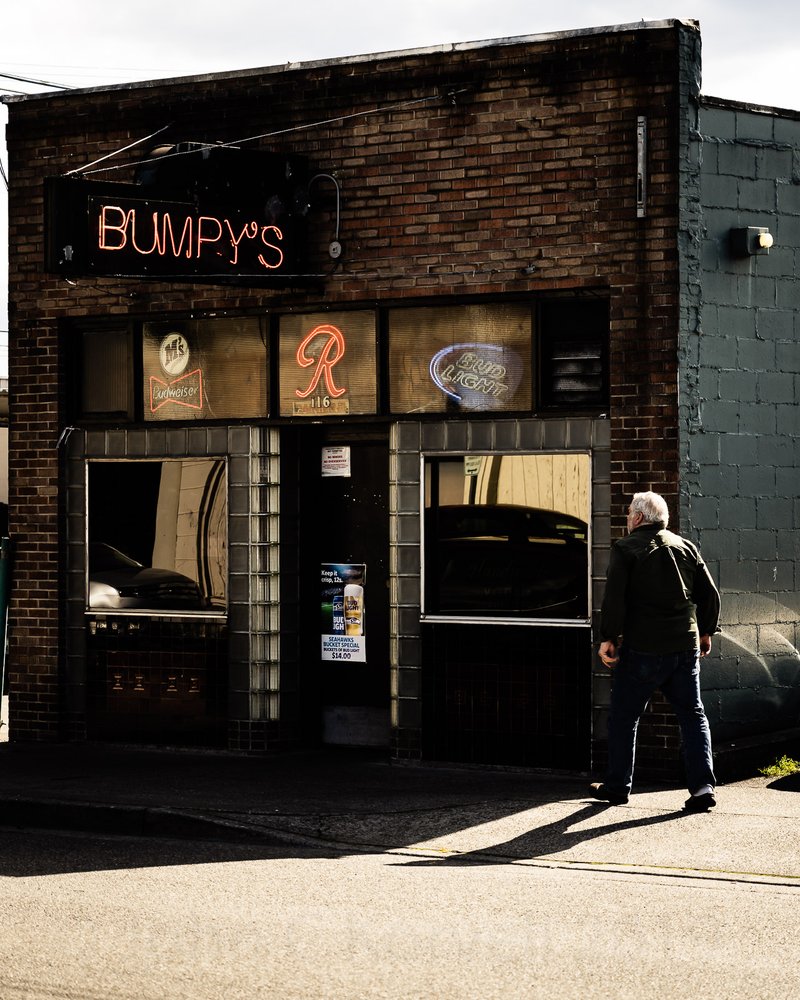 BUMPY’S TAVERN 33 Photos & 136 Reviews Bars 116 E Main Ave