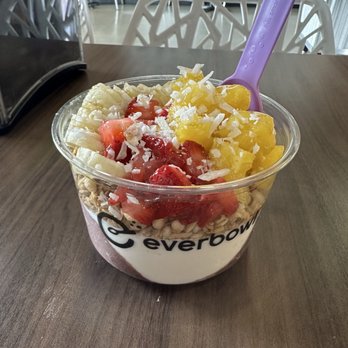 everbowl - Build you own 16 oz. medium bowl - Acai Bowls Near Me - Pleasant Grove, Utah