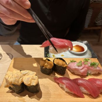 SHIKI - Tsurai Hotategai Spicy Scallop, Uni Sea Urchin. Maguro Tuna, toro tuna - Sushi Bars Near Me - Charleston, South Carolina
