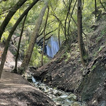 Nojoqui Falls County Park - Keyhole view from footbridge - Parks Near Me - Solvang, California Nojoqui Falls County Park - Keyhole view from footbridge - Parks Near Me - Solvang, California