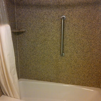 Oak Tree Inn - Pretty shower area, but the shower pressure needs to be stronger - Hotels Near Me - Monrovia, California
