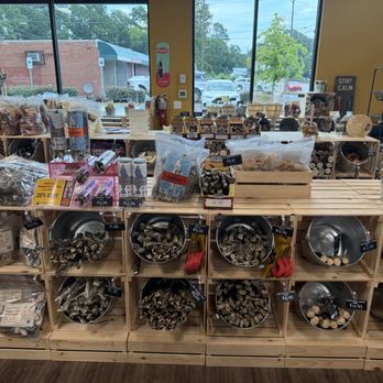 Hollywood Feed - Pet Stores Near Me - Columbia, South Carolina