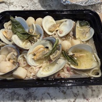 Viale Pizza & Kitchen - Littleneck Clams & Spaghetti - Pizza Near Me - Denver, Colorado Viale Pizza & Kitchen - Littleneck Clams & Spaghetti - Pizza Near Me - Denver, Colorado