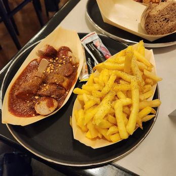 Wurst & Moritz - Yummy - Curry Sausage Near Me - Zürich, ZH Wurst & Moritz - Yummy - Curry Sausage Near Me - Zürich, ZH