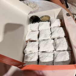 Beignets & Brew - Traditional Beignets (4)
