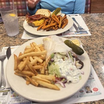 Florham Park Diner - Turkey burger with sweet potato fries & beef gyro - Diners Near Me - Florham Park, New Jersey Florham Park Diner - Turkey burger with sweet potato fries & beef gyro - Diners Near Me - Florham Park, New Jersey