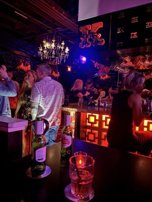Kitsch Bar by null