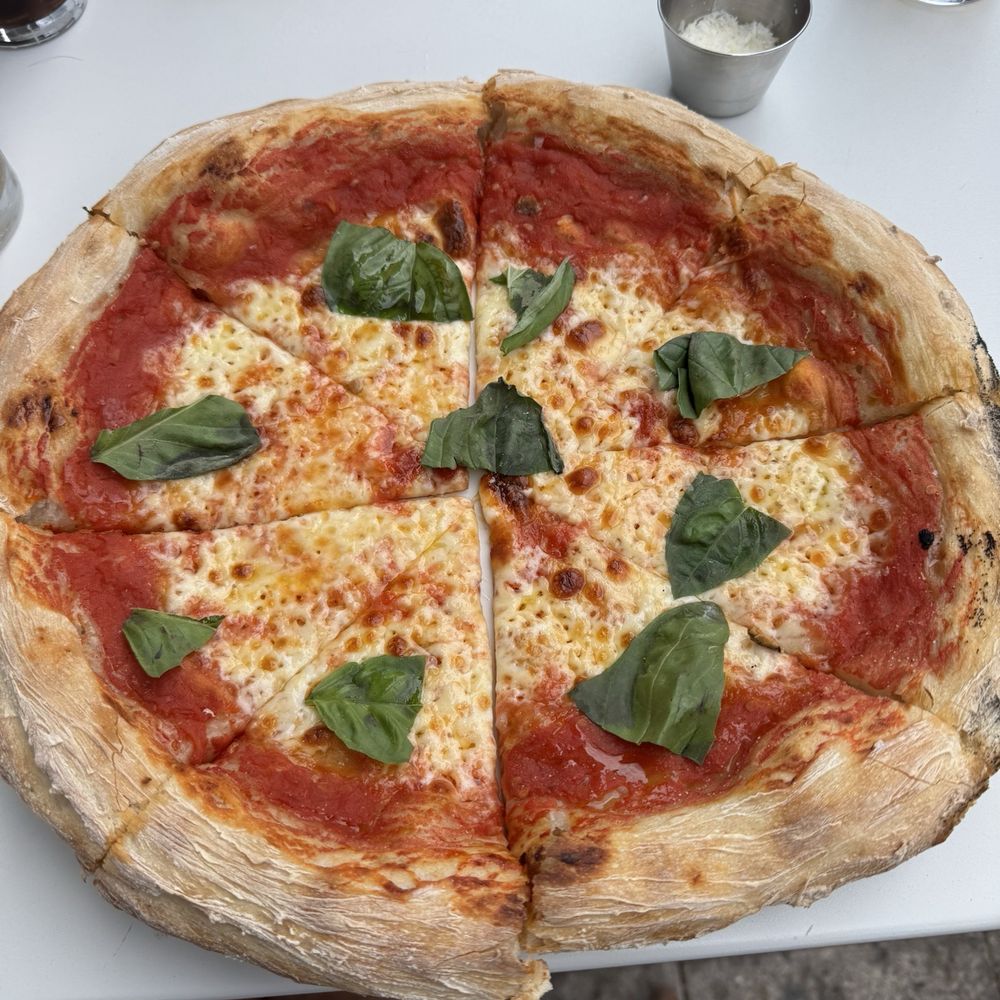 Margherita pizza Margherita pizza