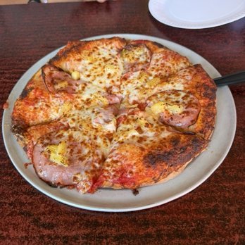 Lake Arrowhead Pizza - mini hawaiian pizza (6 slices): canadian bacon + pineapple = $15.95 - Pizza Near Me - Lake Arrowhead, California Lake Arrowhead Pizza - mini hawaiian pizza (6 slices): canadian bacon + pineapple = $15.95 - Pizza Near Me - Lake Arrowhead, California
