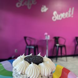 Cake Bar by Alexis