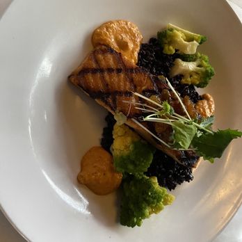 800 Maple - a plate of food on a table - New American Near Me - Williamsville, New York 800 Maple - a plate of food on a table - New American Near Me - Williamsville, New York